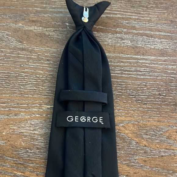 Kids Black clip on tie - Picture 3 of 3